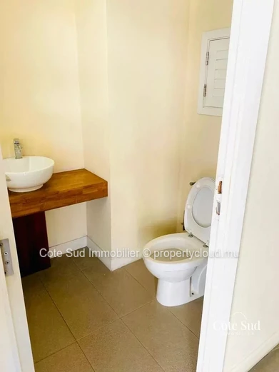 À vendre - Charmant appartement avec piscine au cœur de Trou aux Biches.