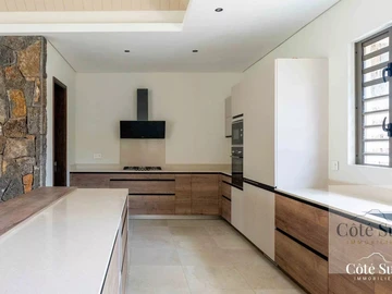 4 Bedroom Villa