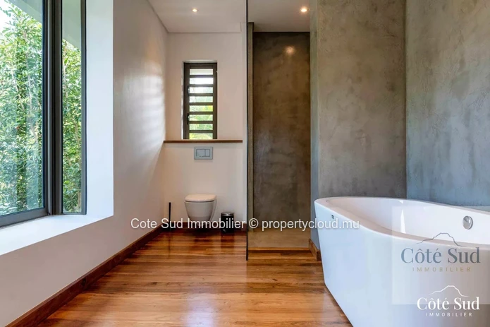 À vendre - Prestigieuse Villa d'Architecte à Anahita