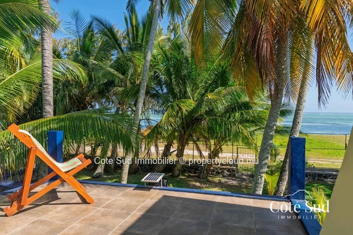 À VENDRE – 2 Bungalows pieds dans l'eau à Surinam