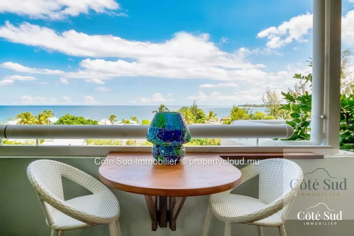 À vendre : penthouse 2/3 chambres avec vue sur mer à Tamarin