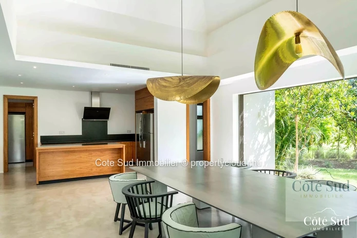 À vendre - Prestigieuse Villa d'Architecte à Anahita
