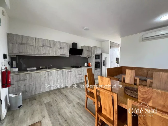 Modern and Luxurious 3-Bedroom Apartment for Rent in Albion