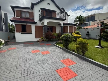 6 Bedroom House