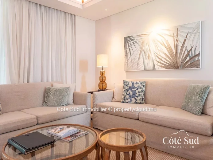 Elegant luxury villa in Beau Champ