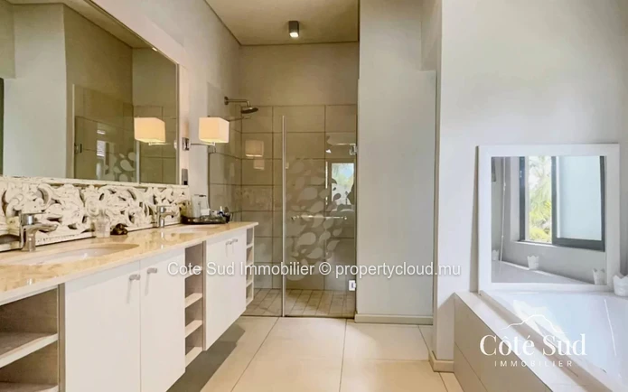 Exceptional Penthouse Duplex in Tamarin