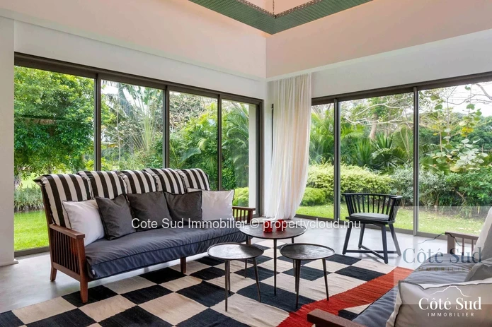 À vendre - Prestigieuse Villa d'Architecte à Anahita
