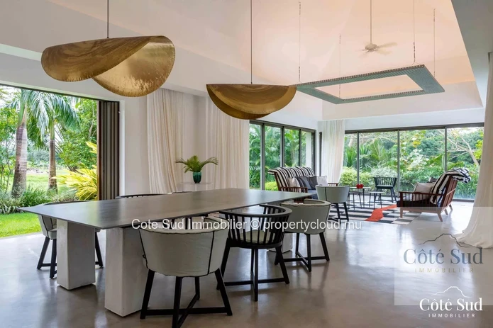 À vendre - Prestigieuse Villa d'Architecte à Anahita