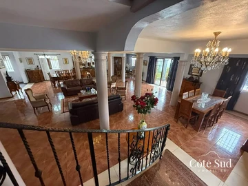 6 Bedroom House