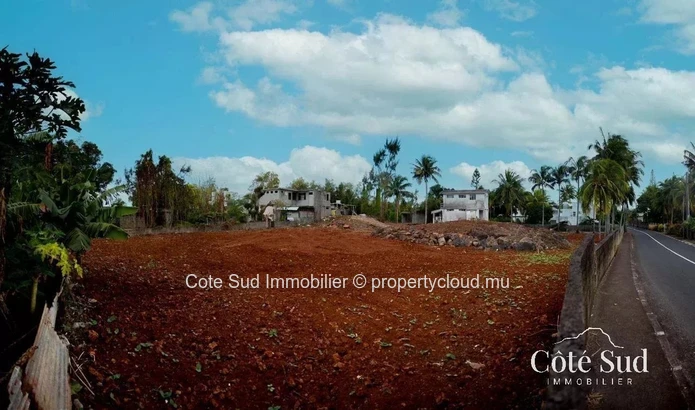 À VENDRE – Grand terrain résidentiel de 88 perches à Riambel
