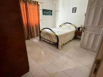 6 Bedroom House