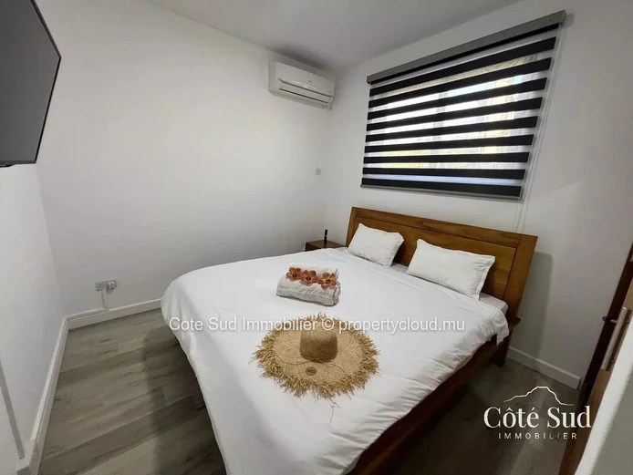 Modern and Luxurious 3-Bedroom Apartment for Rent in Albion