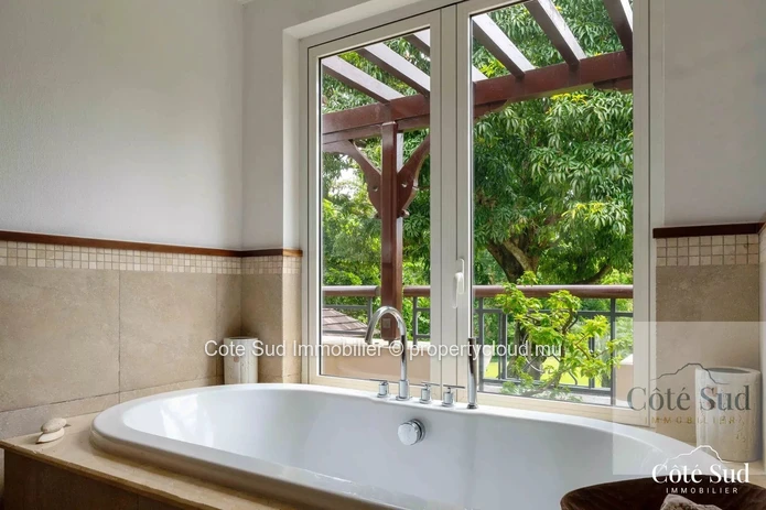A vendre Villa avec vue sur le Golf et la fôret